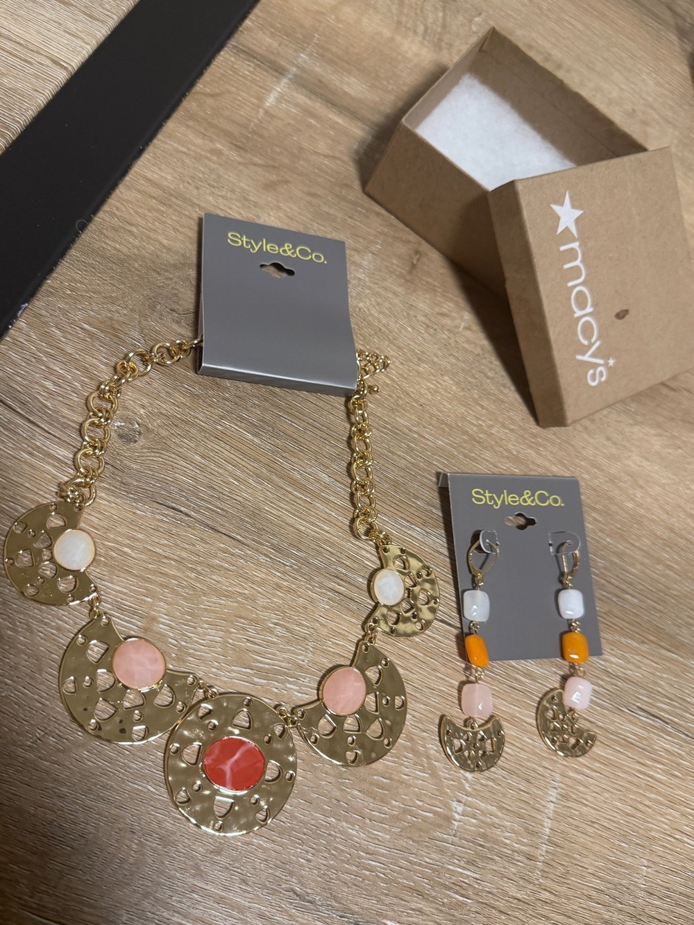 New Style & Co Gold-Tone Jewelry Set — Necklace + Earrings ✨💛